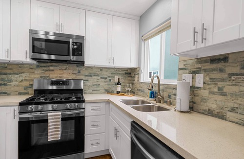 Central Mission Beach House | Beach-2-Bay 1br | Mission Beach | AC | Shops
