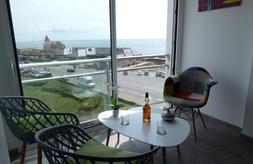 Quiberon Apartment | Beach 20 m away, renovated 2-room apartment, unobstructed sea view