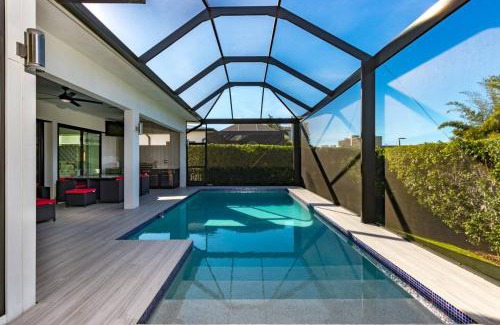 Marco Island House | BEACH 5 MIN. WALK-LUXURIOUS MODERN POOL HOME