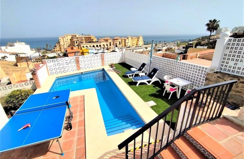 Costa del Sol Apartment | Beach 5 min walk Villa with Pool and Parking