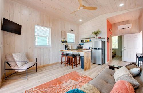 Carrabelle House | Beach and Dock Access Lanark Village Escape!