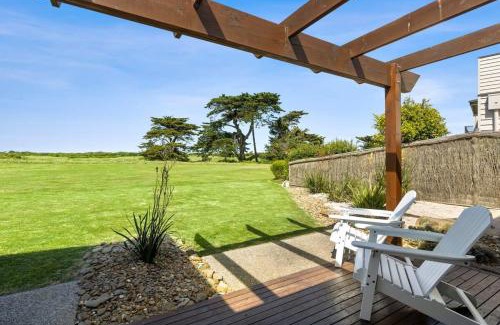 Connewarre House | Beach and Golf Haven With Spa Luxury Living