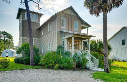 Carrabelle House | Beach and Pool Access Peaceful St Teresa House