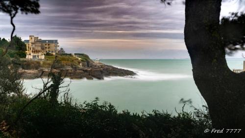 Meschers-sur-Gironde Apartment | Beach apartment - Ocean sunset full view