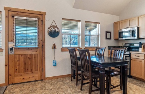 Dover Bay House | Beach Attitude - Lakefront 2 Bedroom Beach