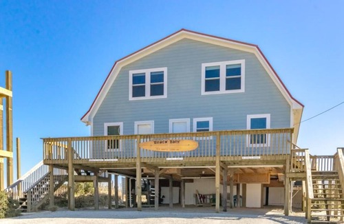 Surf City Condo | Beach Barn Upper - Charming 2BR Upper Unit on the Oceanfront