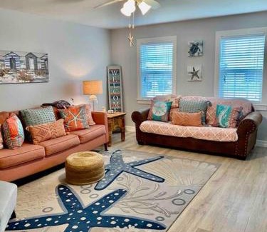 Galveston House | Beach Blanket Bungalow - A Wonderful townhome near the beach