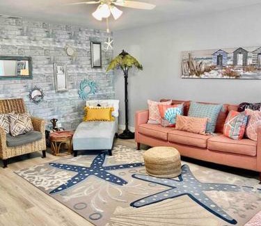 Galveston House | Beach Blanket Bungalow - A Wonderful townhome near the beach
