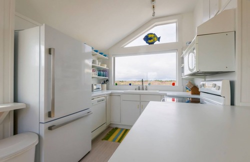 Sagamore Beach House | Beach Bliss 100 feet away from Sagamore Beach!