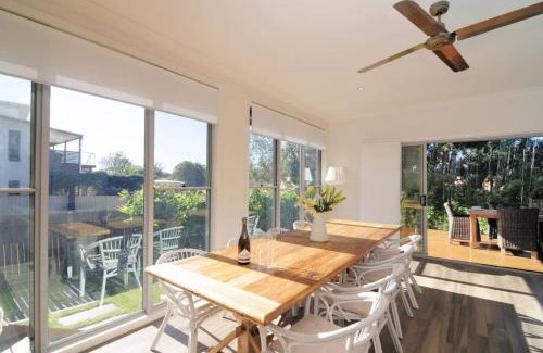 Vincentia House | Beach Bliss - pet-friendly central Vincentia home