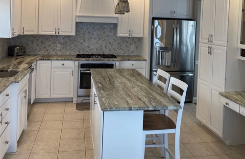 North End Condo | BEACH BLOCK -BEAUTIFUL HOME- BOOK NOW!nNEWLY RENOVATED!