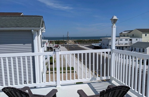 North Wildwood Condo | Beach block! Cute cozy 1 Bedroom Condo!