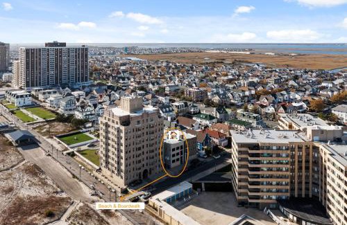 Atlantic City Apartment | Beach Block Modern Penthouse 4BR 2BR Ocean Views