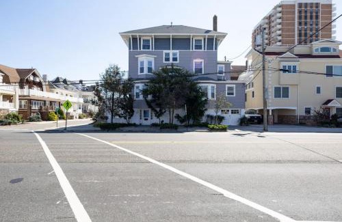 Ventnor City House | Beach Block-Ocean Views from Balconies-Parking Unit 2