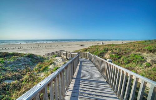 Port Aransas House | Beach Boardwalk Access 2 Pools PickleballTennis Beach Bliss by AvantStay
