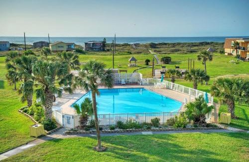 Port Aransas House | Beach Boardwalk Access 2 Pools PickleballTennis Beach Bliss by AvantStay
