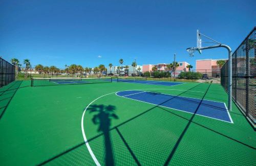Port Aransas House | Beach Boardwalk Access 2 Pools PickleballTennis Beach Bliss by AvantStay