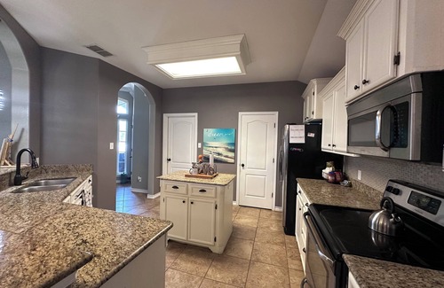 South Side House | Beach Break 4-bedroom house in fabulous Corpus Christi with Remote office