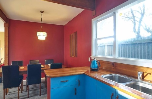 Christchurch House | Beach Break -Great Holiday,suitable for EQ Repairs