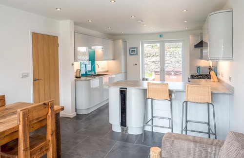 Woolacombe House | Beach Breaks. Lovely holiday home, just a short stroll to the village and beach.