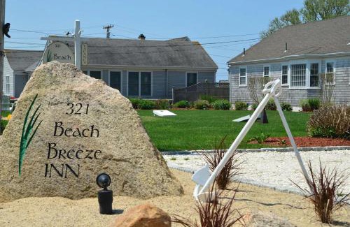 Falmouth Hotel | Beach Breeze Inn