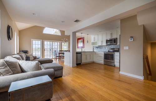 Fairfield Condo | BEACH BREEZE is the name of this delightful oasis