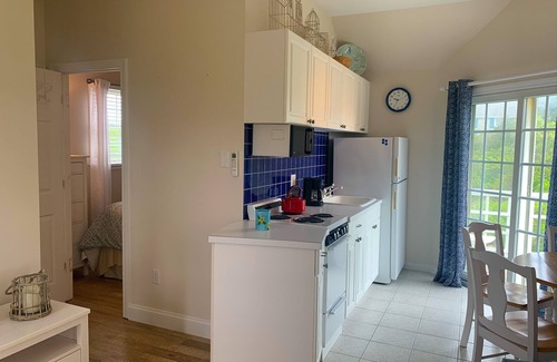 East Sandwich House | Beach Bungalow 100 feet from the beach