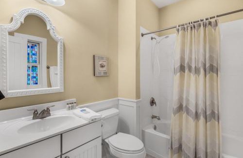 Seacrest House | Beach Bungalow, 3 Min Walk to Beach, Golf Cart, 4 bikes, Wagon