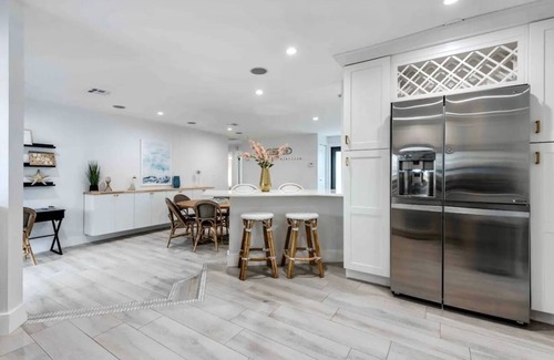 Lake Ida Shores House | Beach Bungalow Pool Home East Delray