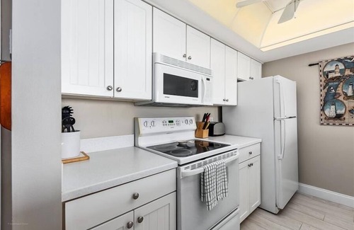 Hutchinson Island South Apartment | Beach Condo/Island Beach Resort/No Cleaning Fee/Condo 401