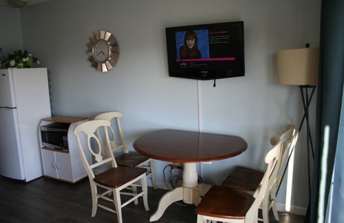 North Beach Condo | Beach Condo Walk to the sand beach and Texas State Aquarium.