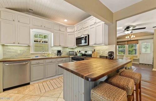 Ocean Springs House | Beach Cottage Bechtel Blvd.