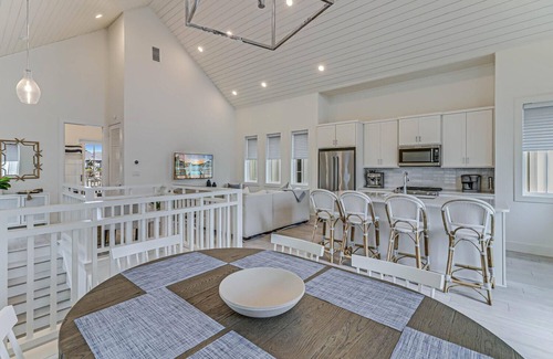 Cinnamon Shore Cottage | Beach Cottage on Sunset Park@Cinnamon Shore Near Great Amenities & Pizzeria