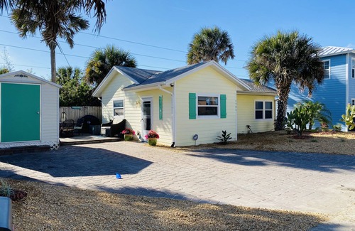 New Smyrna Beach House | Beach cottage cozy & clean; NSB BEACH RETREAT 8103335397