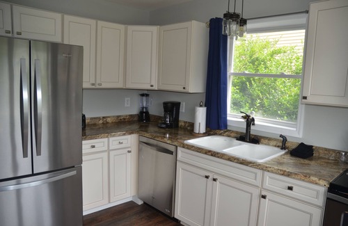 Lake George Cottage | Beach Cottages at Lake George