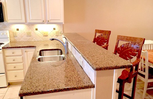 Villa Sabine Condo | Beach Daze! β€οΈ Heart of Pcola Beach! ποΈ Veteran owned.πΊπΈ