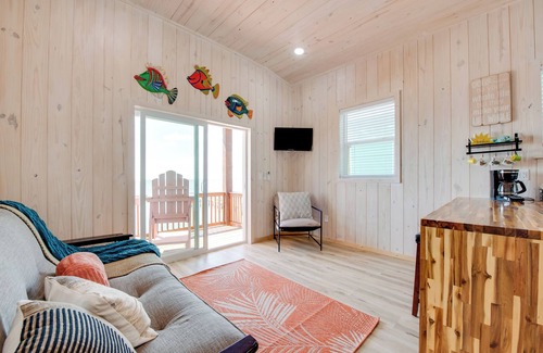 Carrabelle Cottage | Beach & Dock Access: Lanark Village Escape!