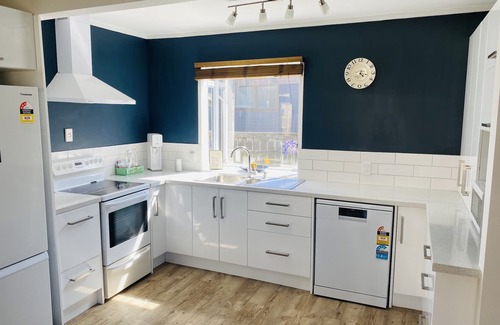 Foxton Beach House | Beach Dreams, Linens Included: Modernised 3BR, Foxton Beach Haven - Fast WiFi!