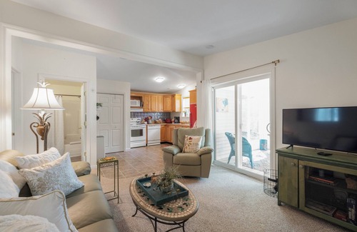 Ogunquit - Wells Cottage | Beach Dreams Retreat: Your Home Away From Home