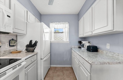 Silver Sands Condo | Beach Escape 8015-Sleeps 7