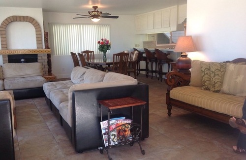 South Mission Beach House | BEACH FRONT, 5 Bedroom, on the boardwalk