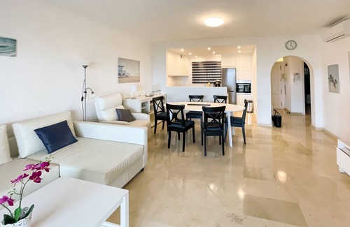 Costa del Sol Apartment | Beach Front Apartment With Stunning Views, Fuengirola