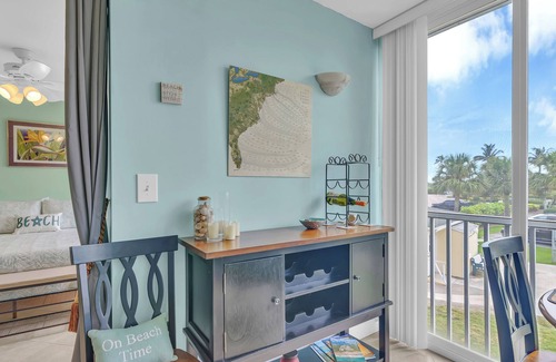 Fort Pierce Condo | Beach Front Condo in Ocean Villages with King Size Bed