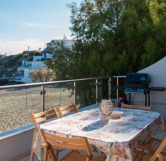 Kaloi Limenes Apartment | Beach Front Condo South Crete