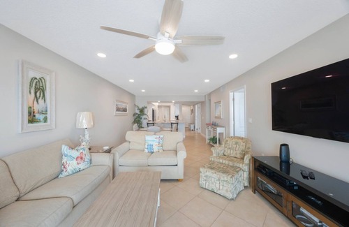 Madeira Beach Condo | Beach Front Corner Unit - #309 Madeira Norte