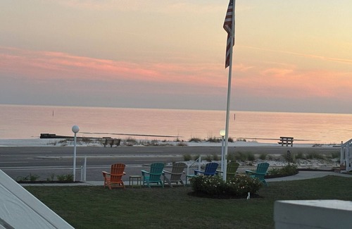 Pass Christian Condo | Beach Front Cozy 2-bedroom condo in peaceful Pass Christian with WiFi, AC