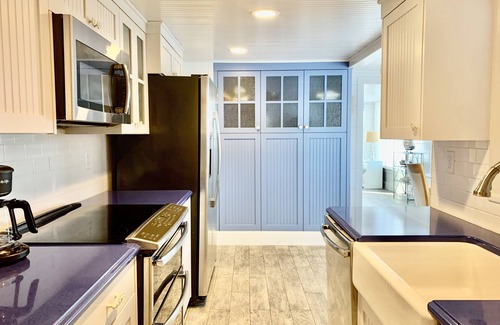 Rockaway Beach House | Beach Front Cozy Cottage-Private Path to Instant Beach Access! New Upgrades!