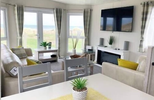 Redcar House | Beach Front Danbury Static Home