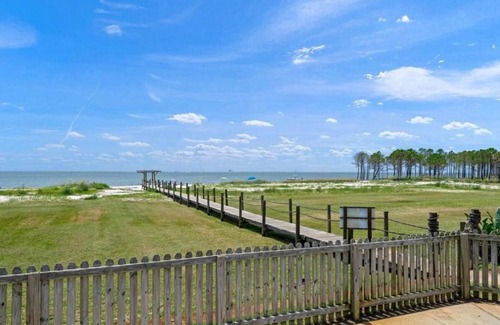 Dauphin Island Condo | Beach Front Dauphin Island - Large Condo Sleeps 6 Dauphin Surf Club