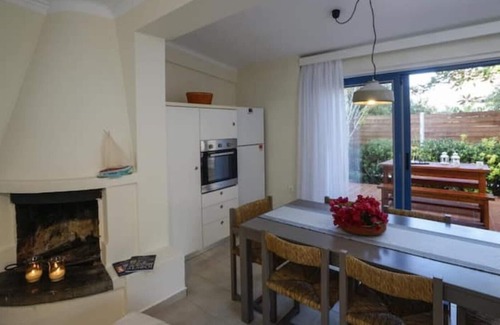 Nea Chora House | Beach Front House, Kalamaki Bungalow